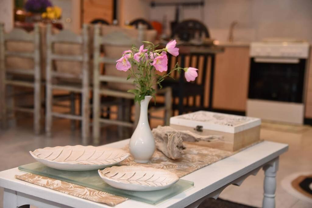 דירות Posidhonía Hospitality In Mythical And Historical Peloponnese1 מראה חיצוני תמונה